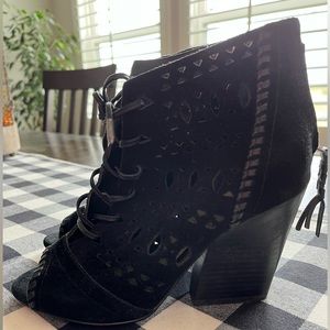 Ivanka Trump size 5 booties